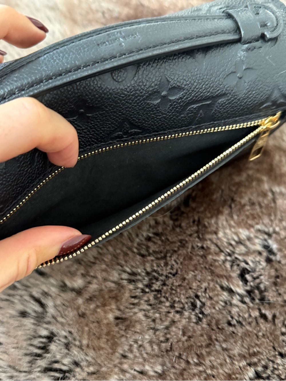 Louis Vuitton Black Empreinte Pochette Metis East West Shoulder Bag (Authentic) - Picture 7 of 16